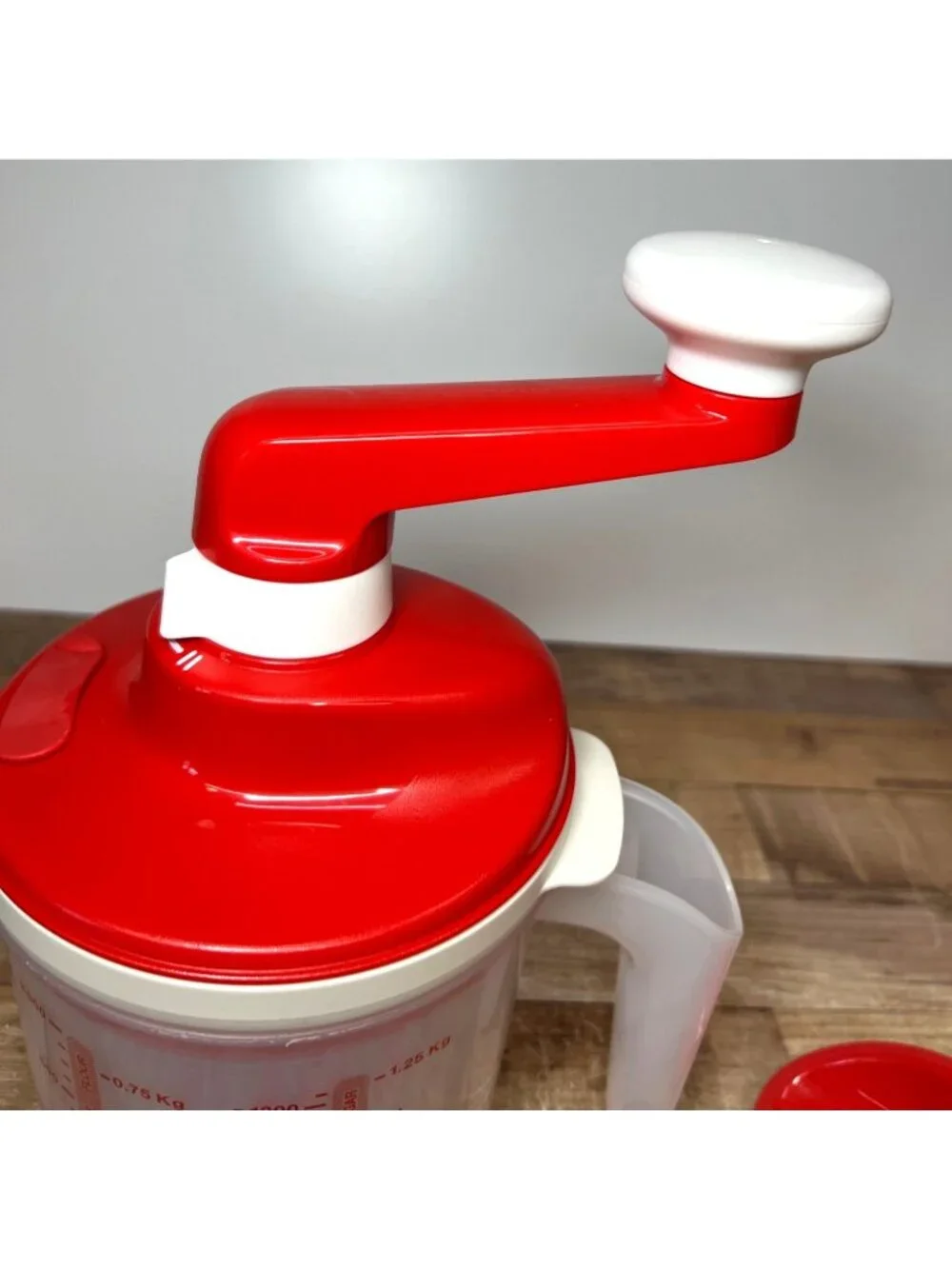 Tupperware Whip N Mix Chef Mixer Batter Bowl 5 Cups 1.2L